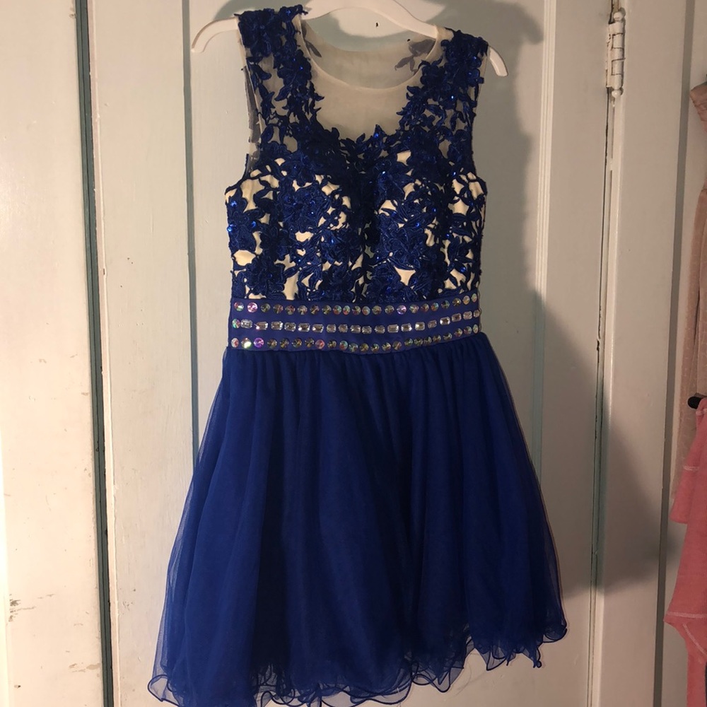 Prom Dress - Picture 1 of 7